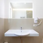 Pia