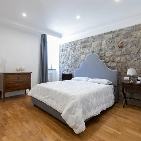 Pia 4* كاستيلاّماري دي ستا